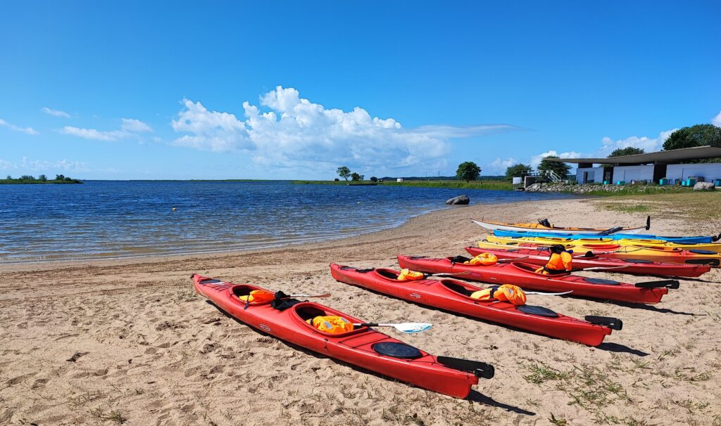 Süstad rannal enne Kuressaare lahe matka